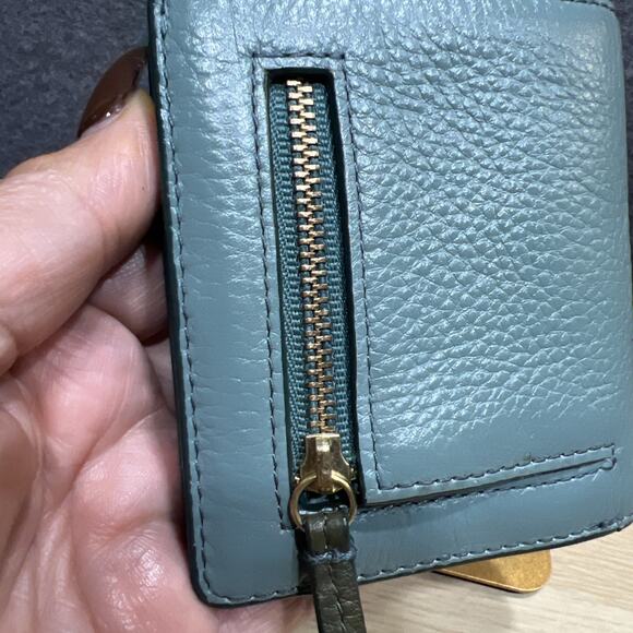 FOSSIL Authentic Palm Sized Bi-Fold Wallet Leather Credit Card Clutch - Picture 5 of 7